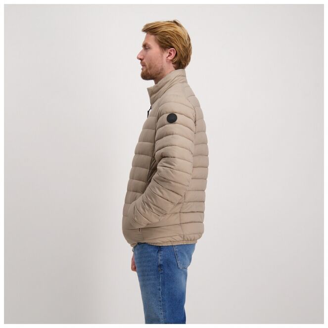 CARS jeans & casuals CARS jeans & casuals Stinger Beige Manhattan CARS jeans & casuals Stinger Heren buiten jack Beige bestel je online bij www.bertusmode.nl/