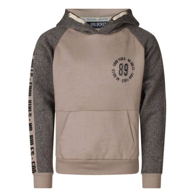 Unlocked Unlocked 504132 W90480 Beige clay Unlocked 504132 W90480 Jongens sweatshirt Beige bestel je online bij www.bertusmode.nl/
