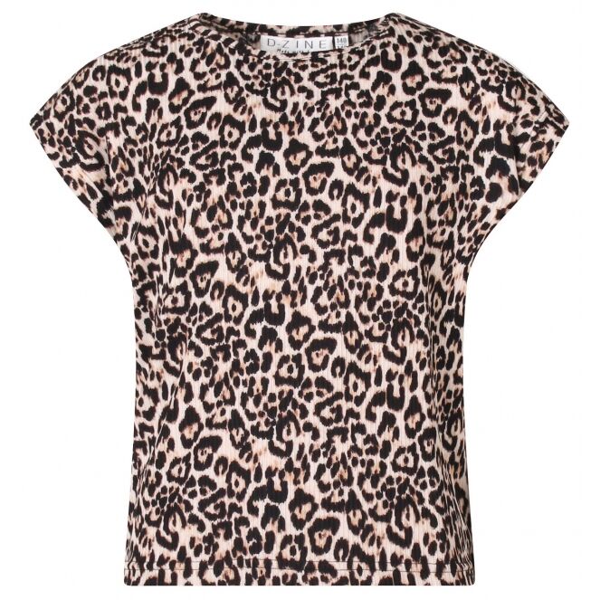 D-zine D-zine Stella aop Z10315 Beige panter kit D-zine Stella aop Z10315 Meisjes T-shirt korte mouw Beige bestel je online bij www.bertusmode.nl/