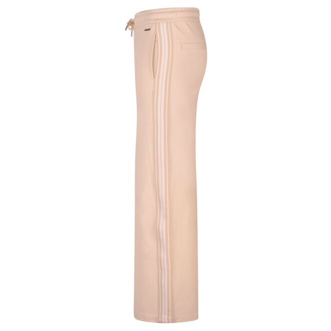 D-zine D-zine Abigail Z10073 Beige kit D-zine Abigail Z10073 Meisjes lange broek Beige bestel je online bij www.bertusmode.nl/